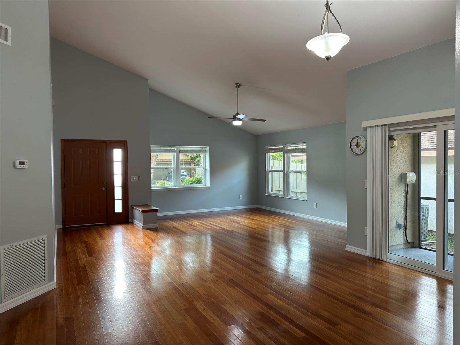 Image 7 of 22 For 7427 Spring Villas Circle