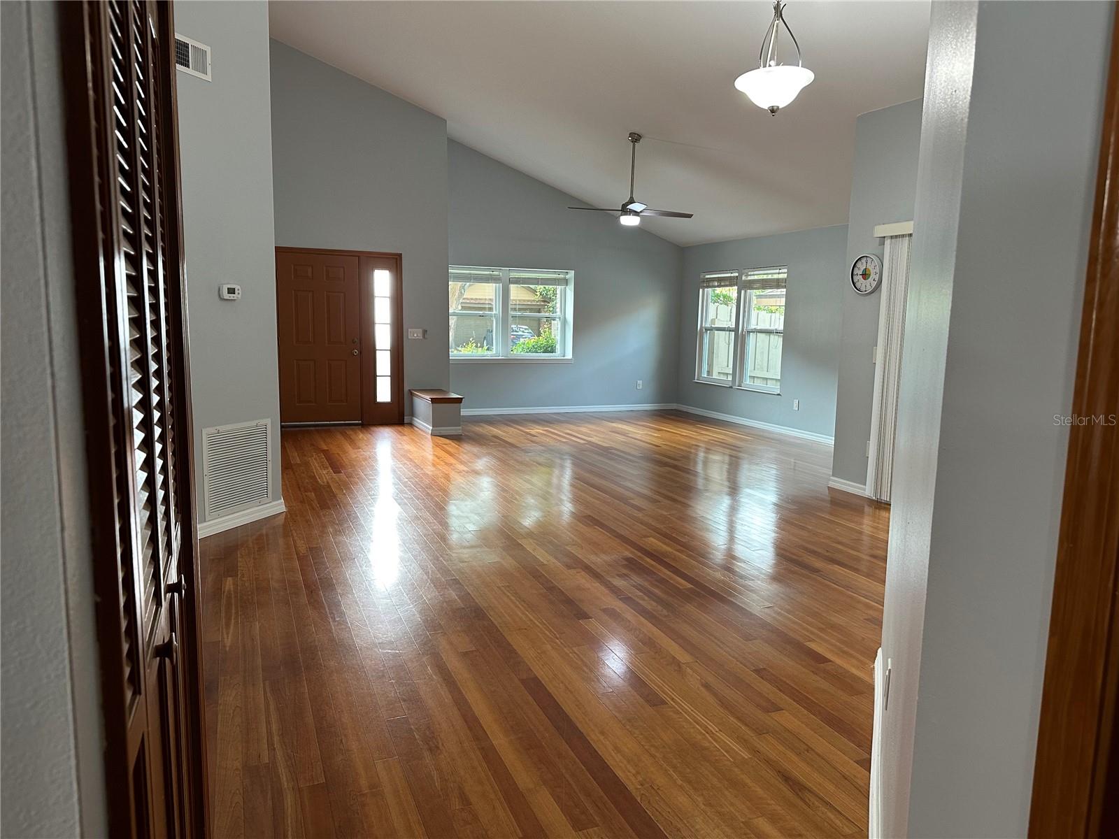 Image 8 of 22 For 7427 Spring Villas Circle