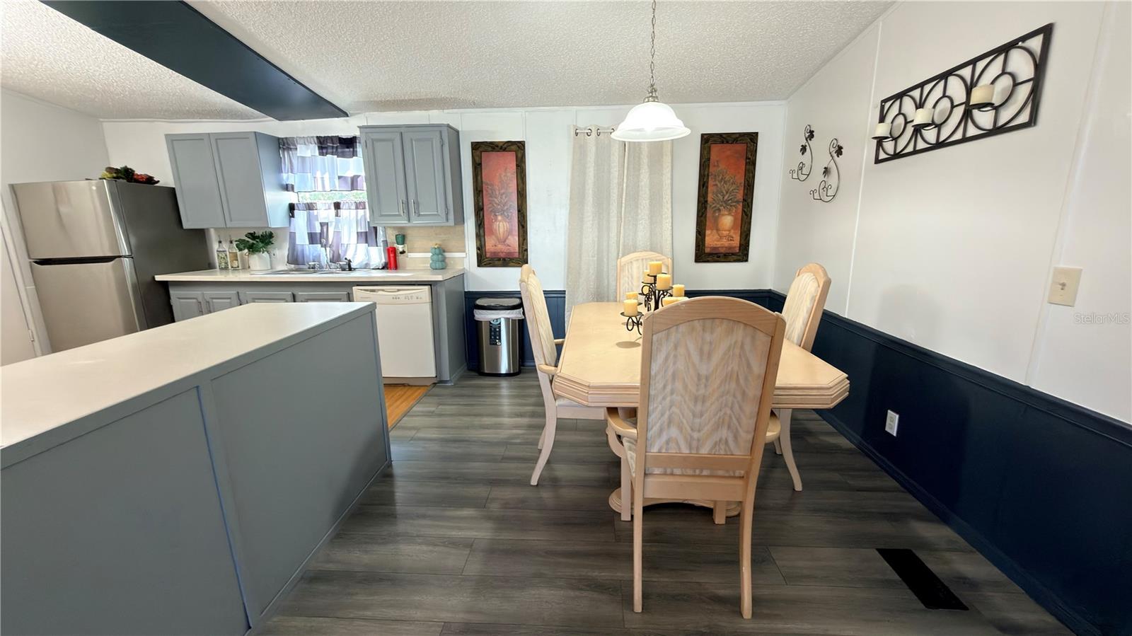 Image 18 of 26 For 15840 Florida 50  93