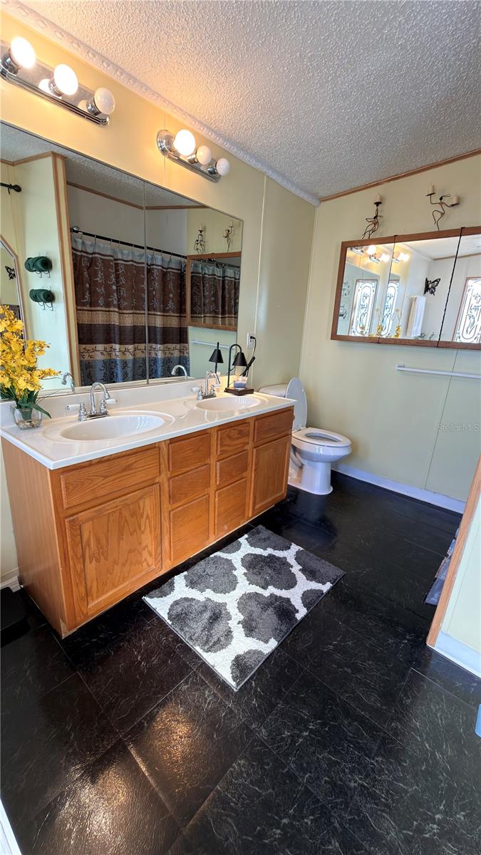 Image 21 of 26 For 15840 Florida 50  93