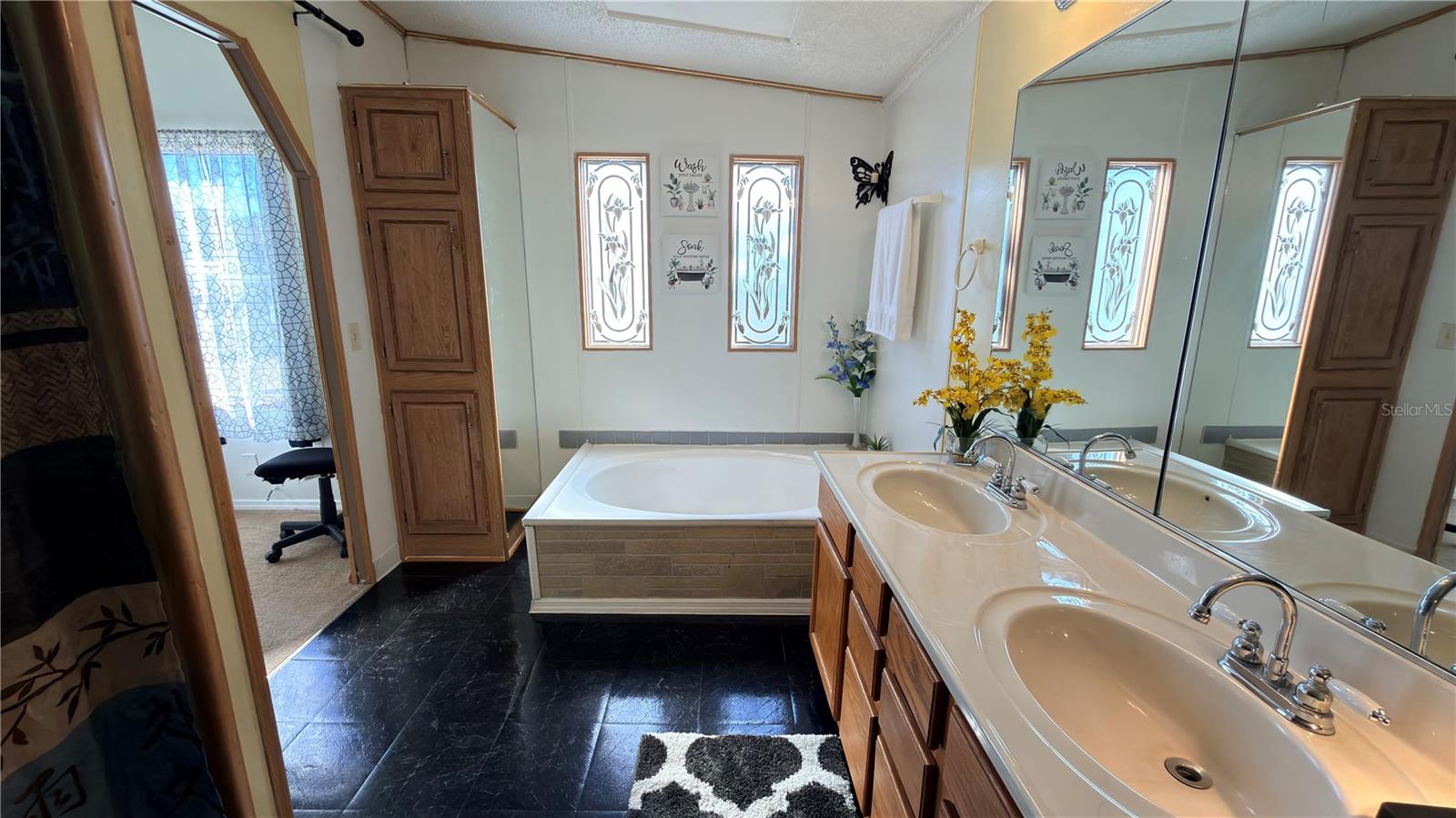 Image 22 of 26 For 15840 Florida 50  93