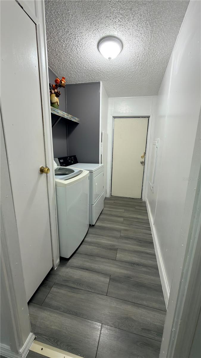 Image 23 of 26 For 15840 Florida 50  93