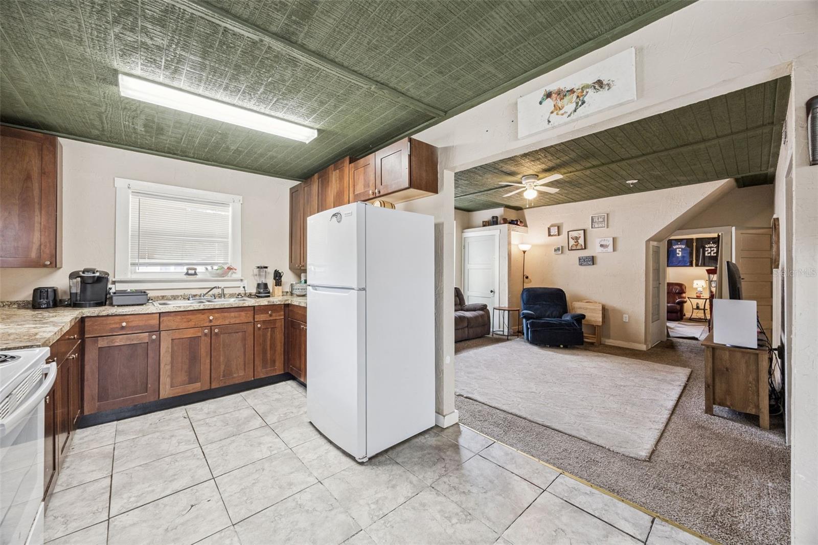 Image 11 of 49 For 116-118 Beaumont Avenue