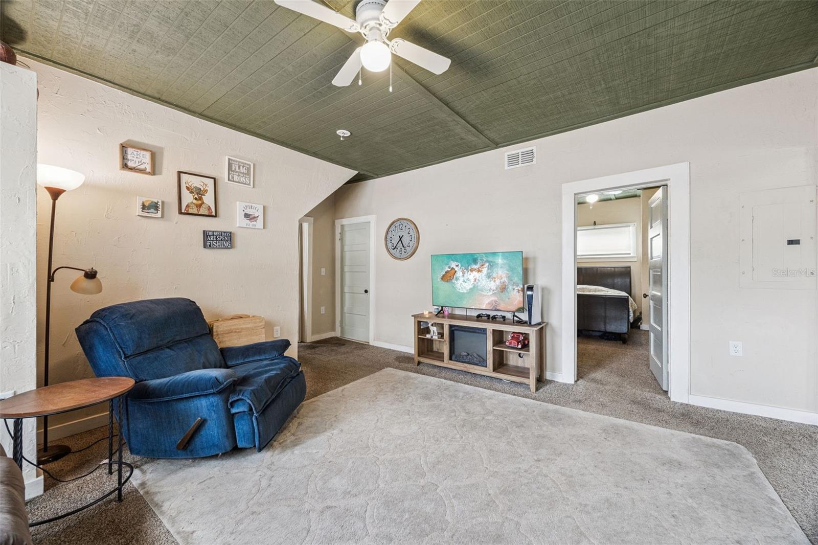 Image 14 of 49 For 116-118 Beaumont Avenue