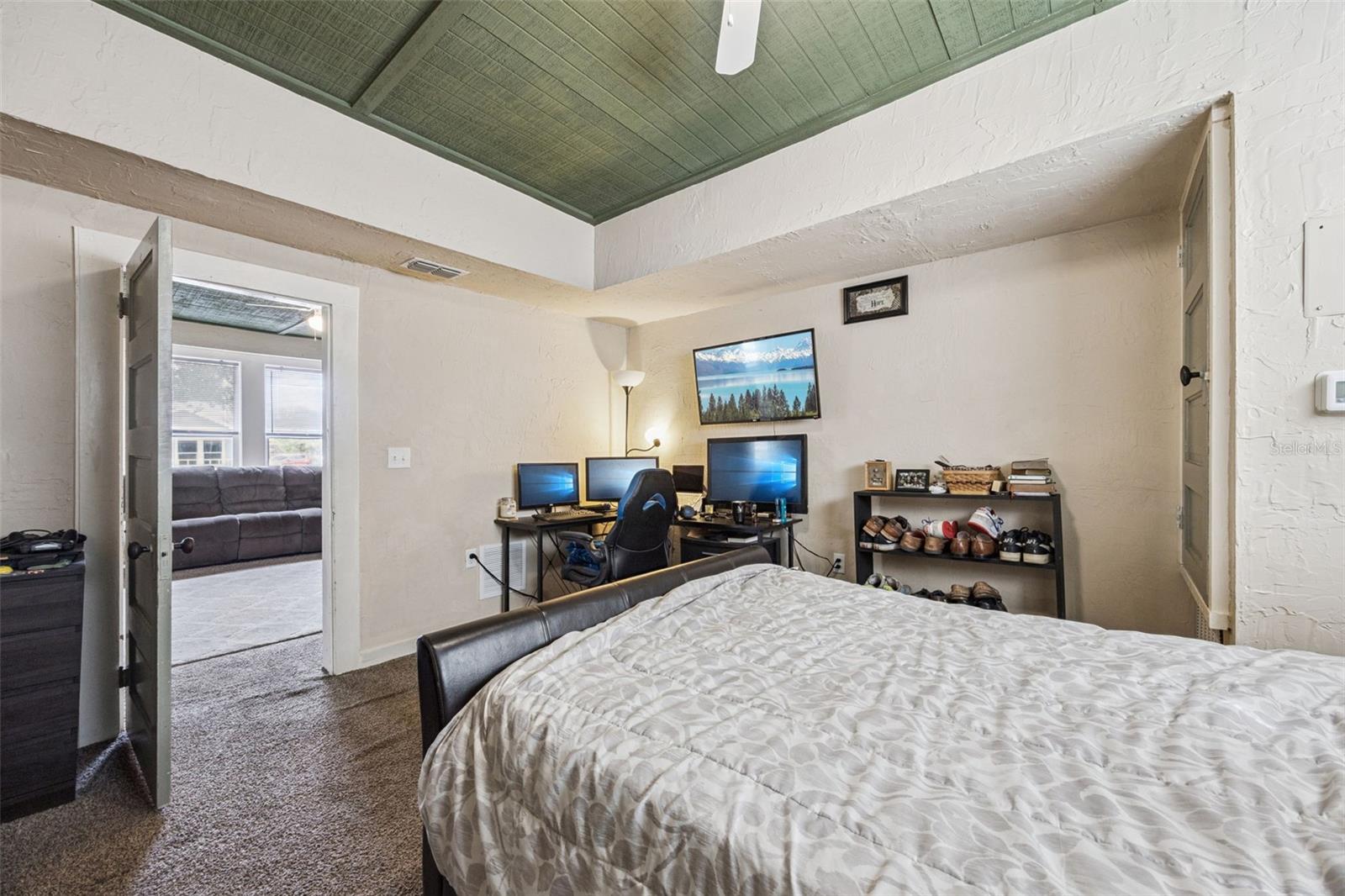 Image 16 of 49 For 116-118 Beaumont Avenue