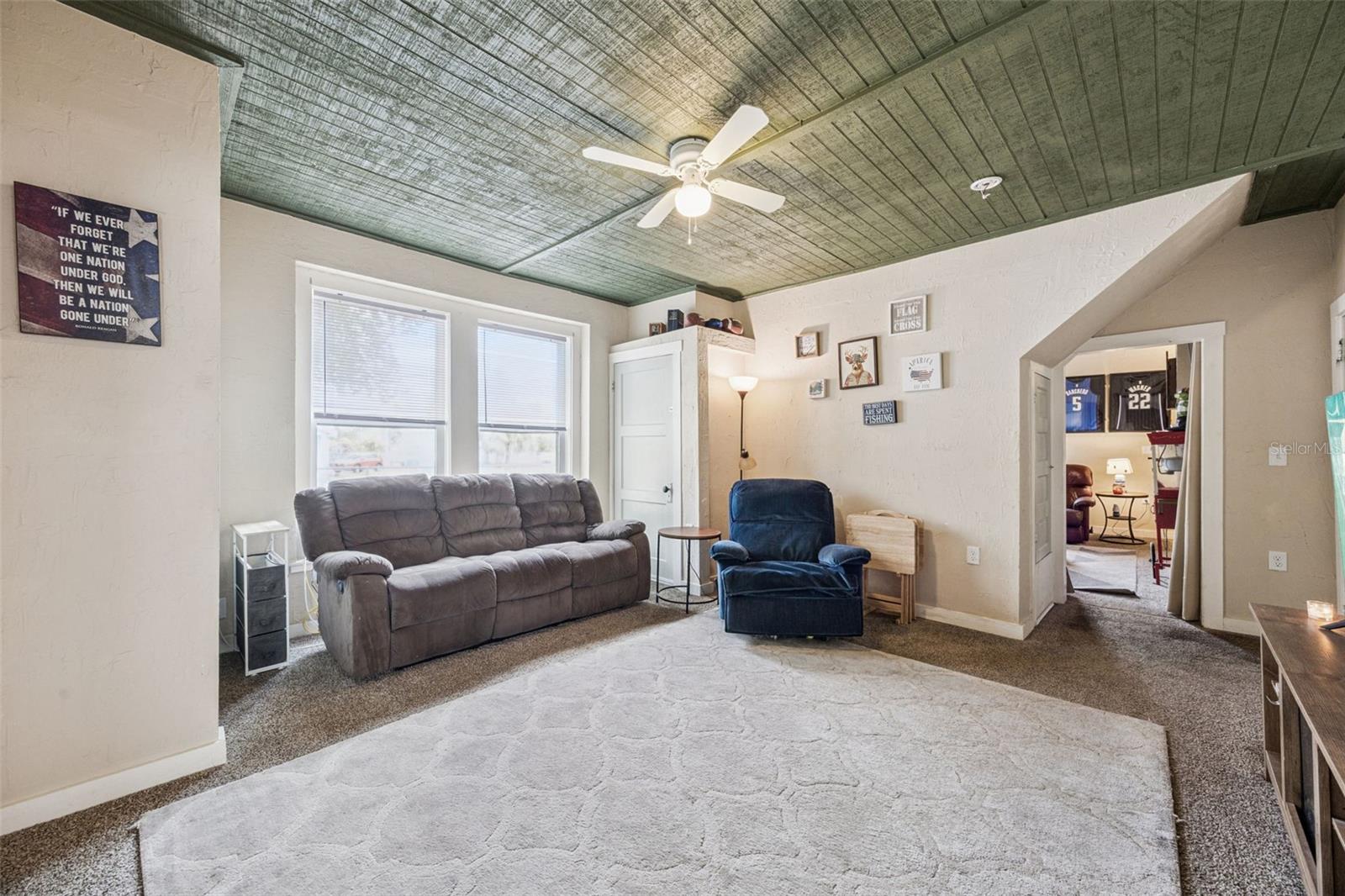 Image 17 of 49 For 116-118 Beaumont Avenue