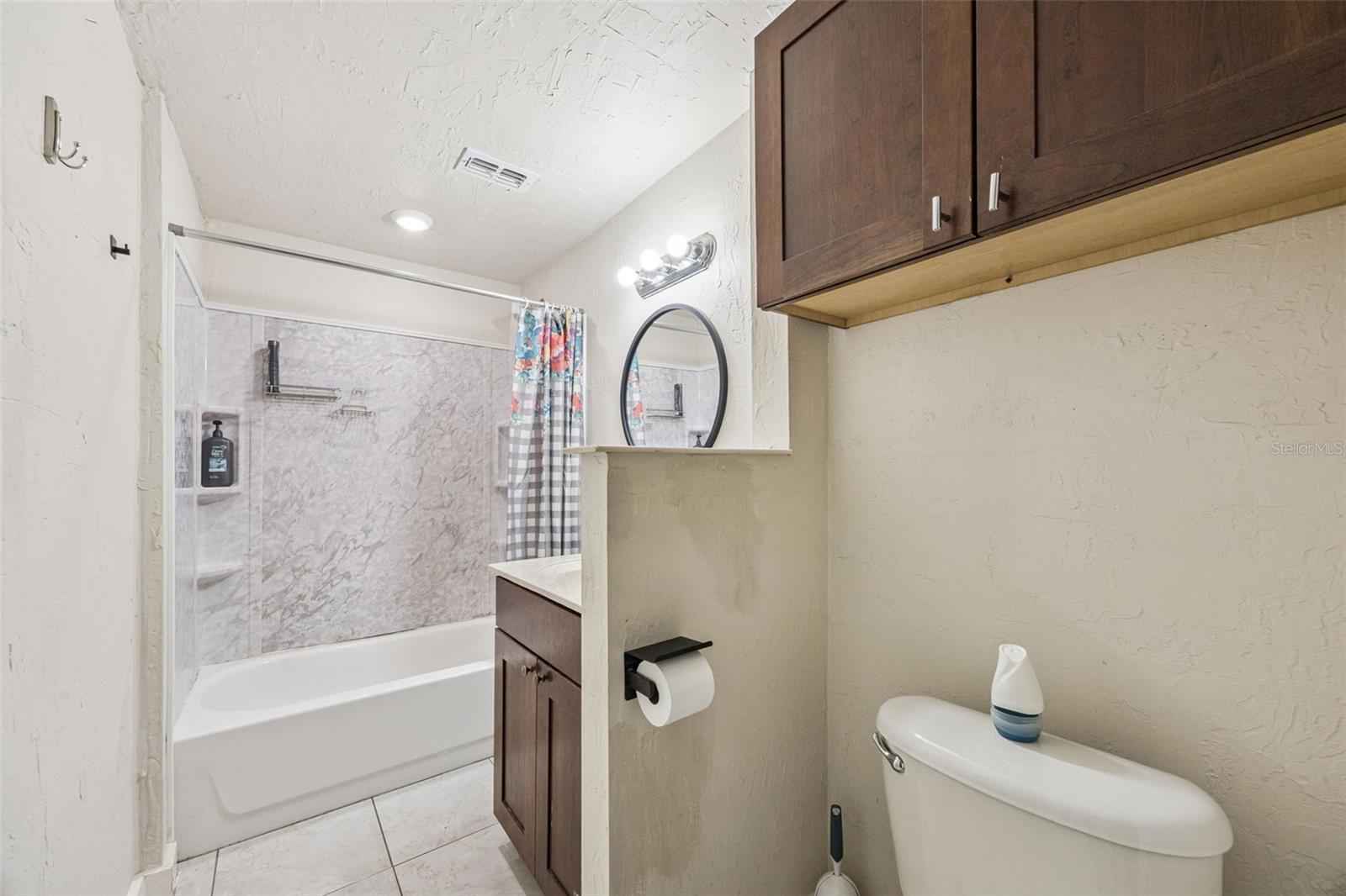 Image 18 of 49 For 116-118 Beaumont Avenue