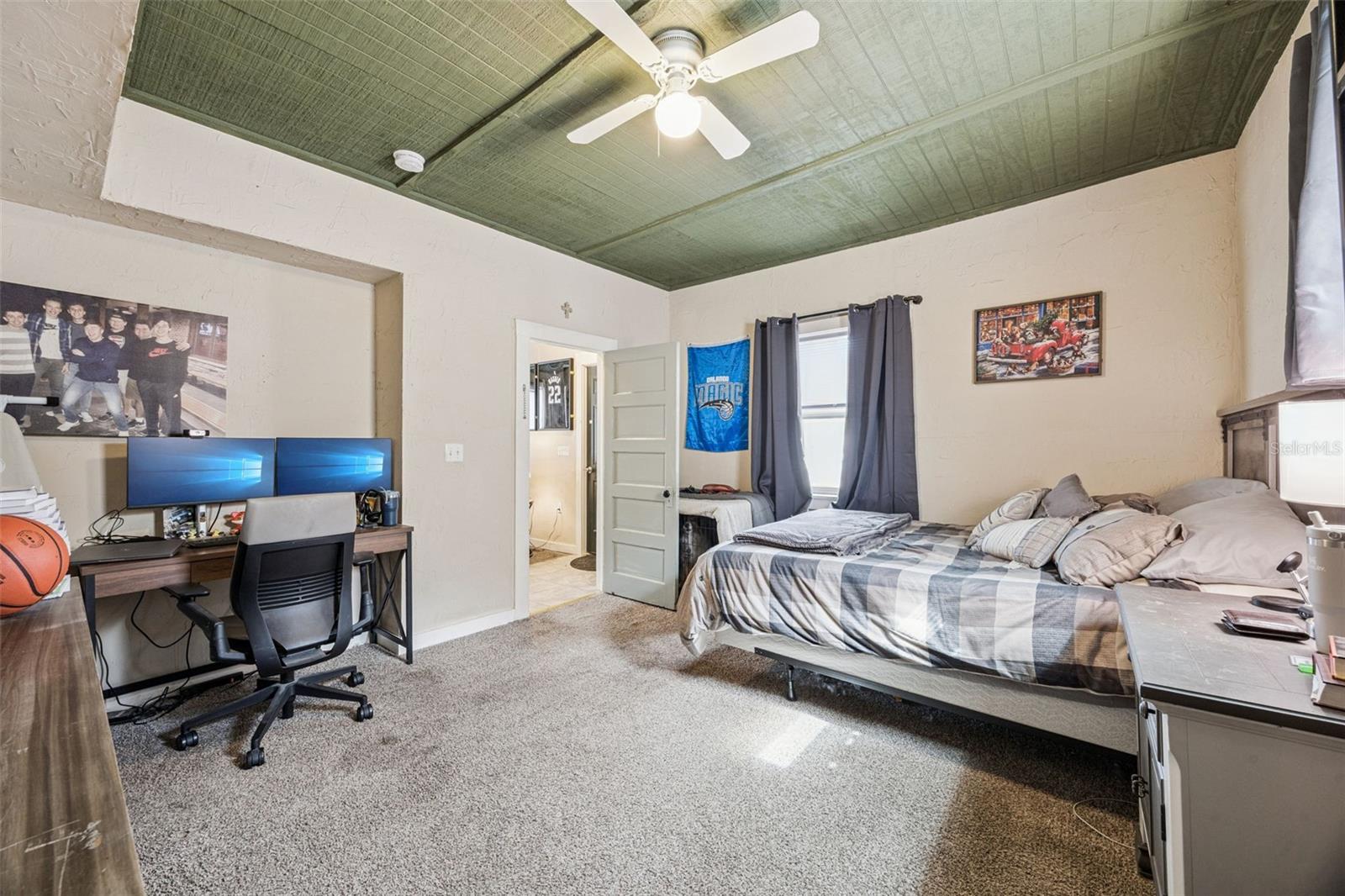 Image 22 of 49 For 116-118 Beaumont Avenue