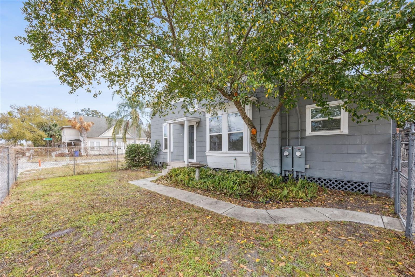 Image 23 of 49 For 116-118 Beaumont Avenue