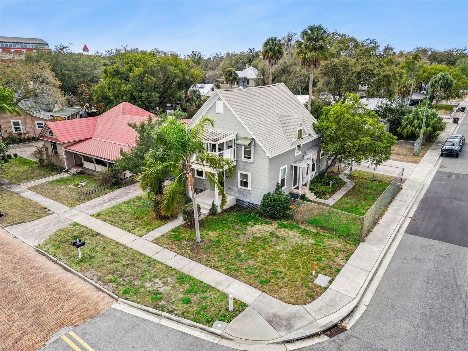 Image 35 of 49 For 116-118 Beaumont Avenue