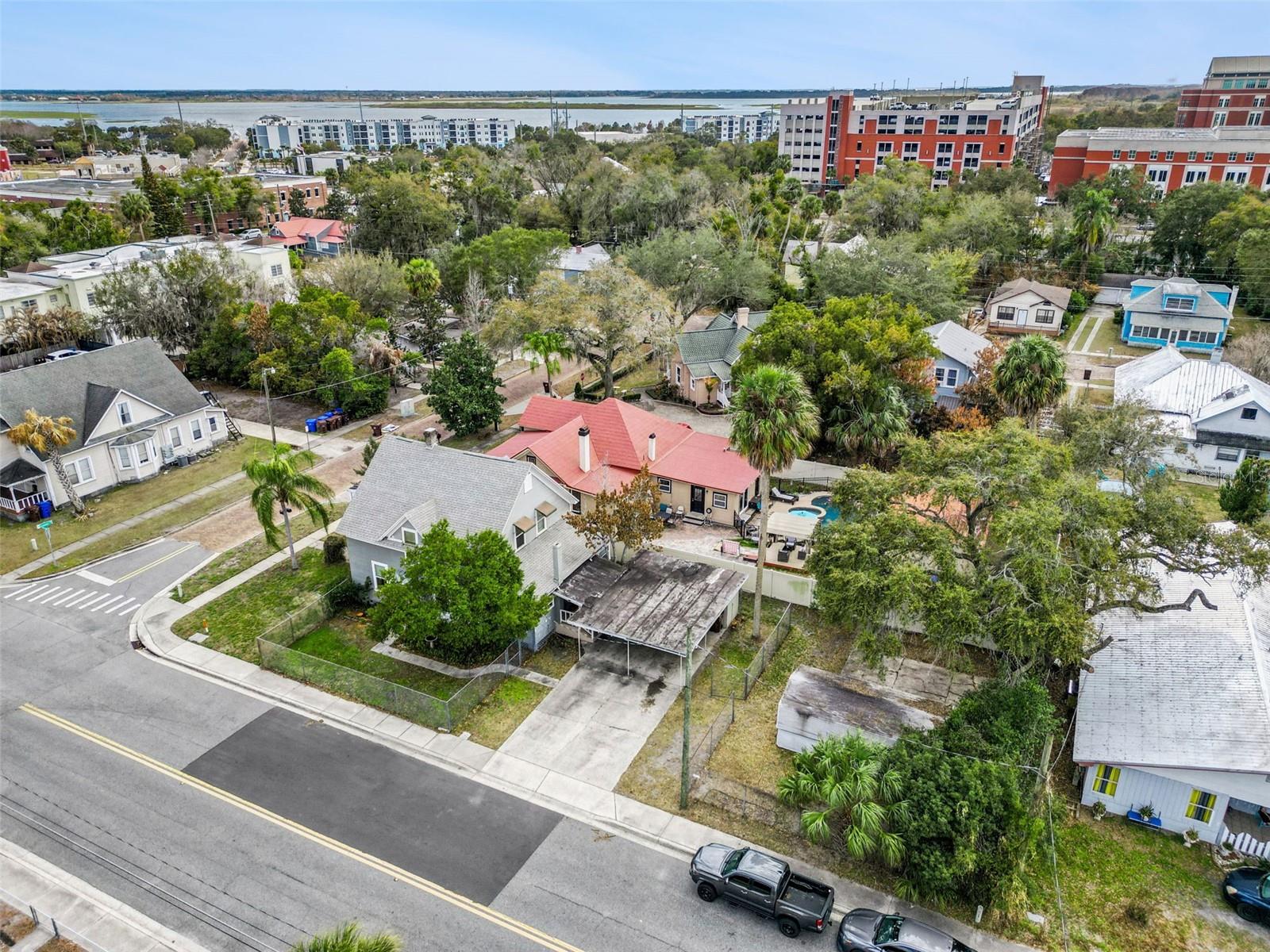 Image 36 of 49 For 116-118 Beaumont Avenue