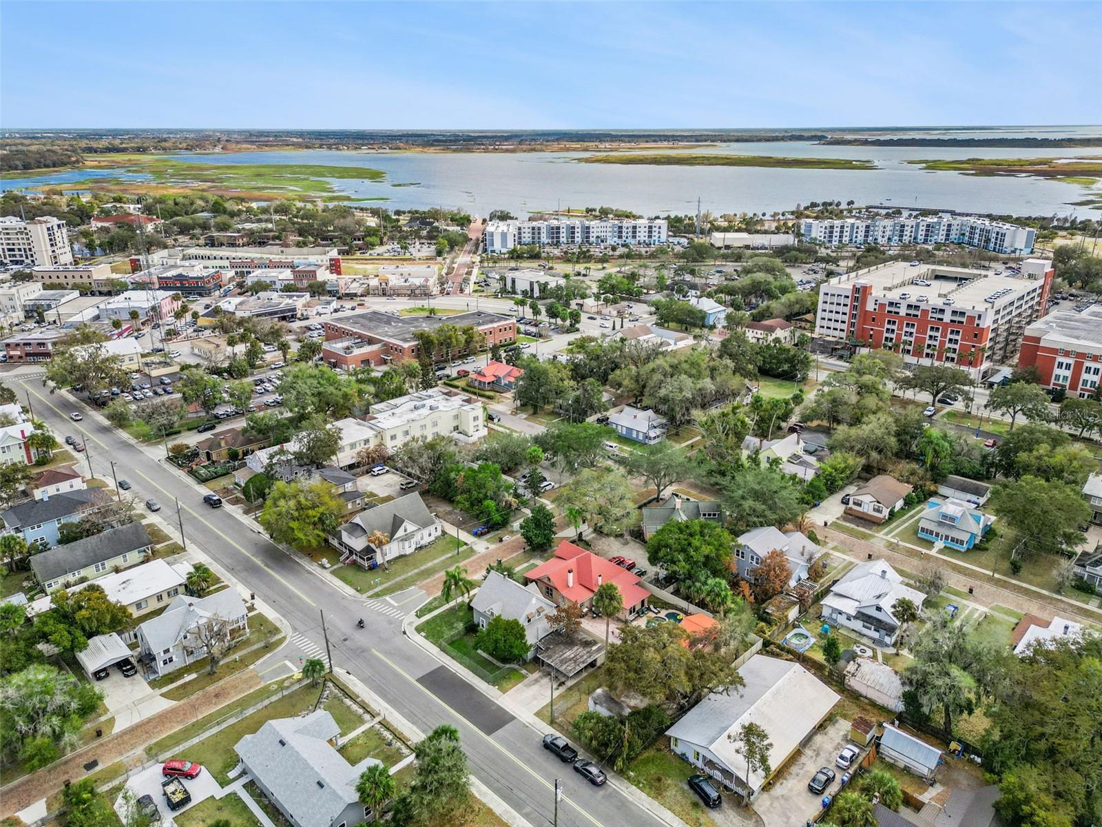 Image 38 of 49 For 116-118 Beaumont Avenue