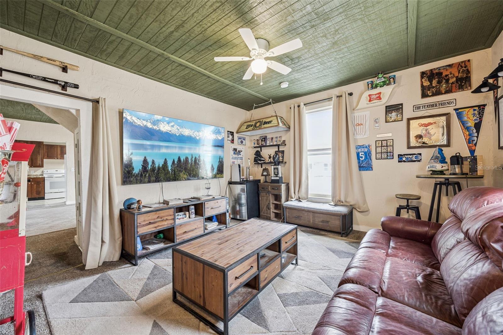 Image 4 of 49 For 116-118 Beaumont Avenue