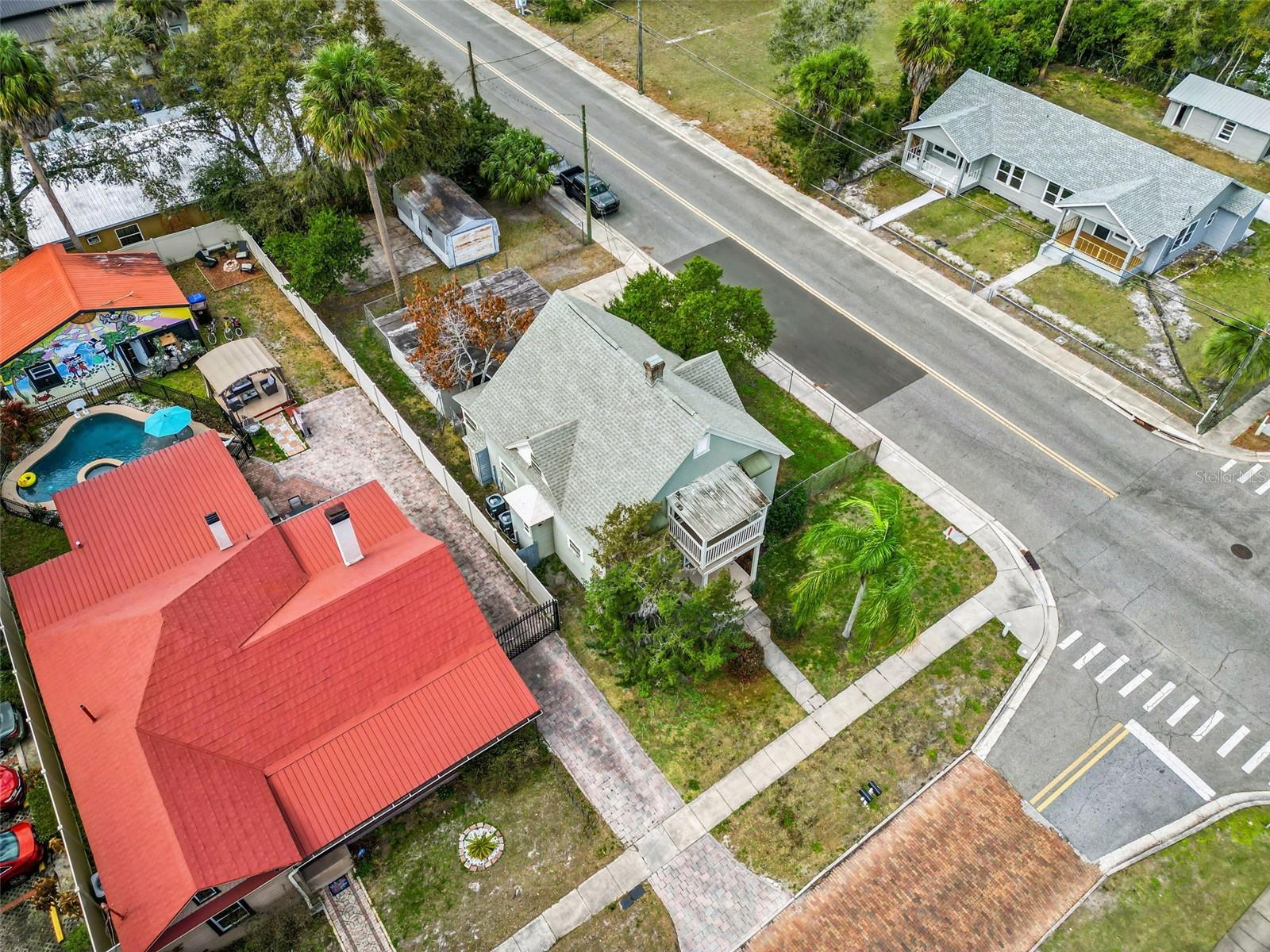 Image 41 of 49 For 116-118 Beaumont Avenue