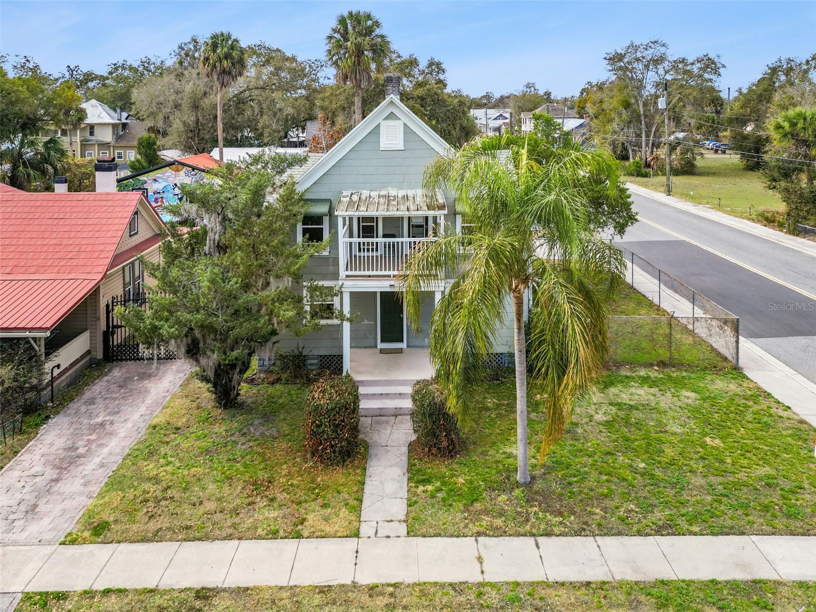 Image 43 of 49 For 116-118 Beaumont Avenue