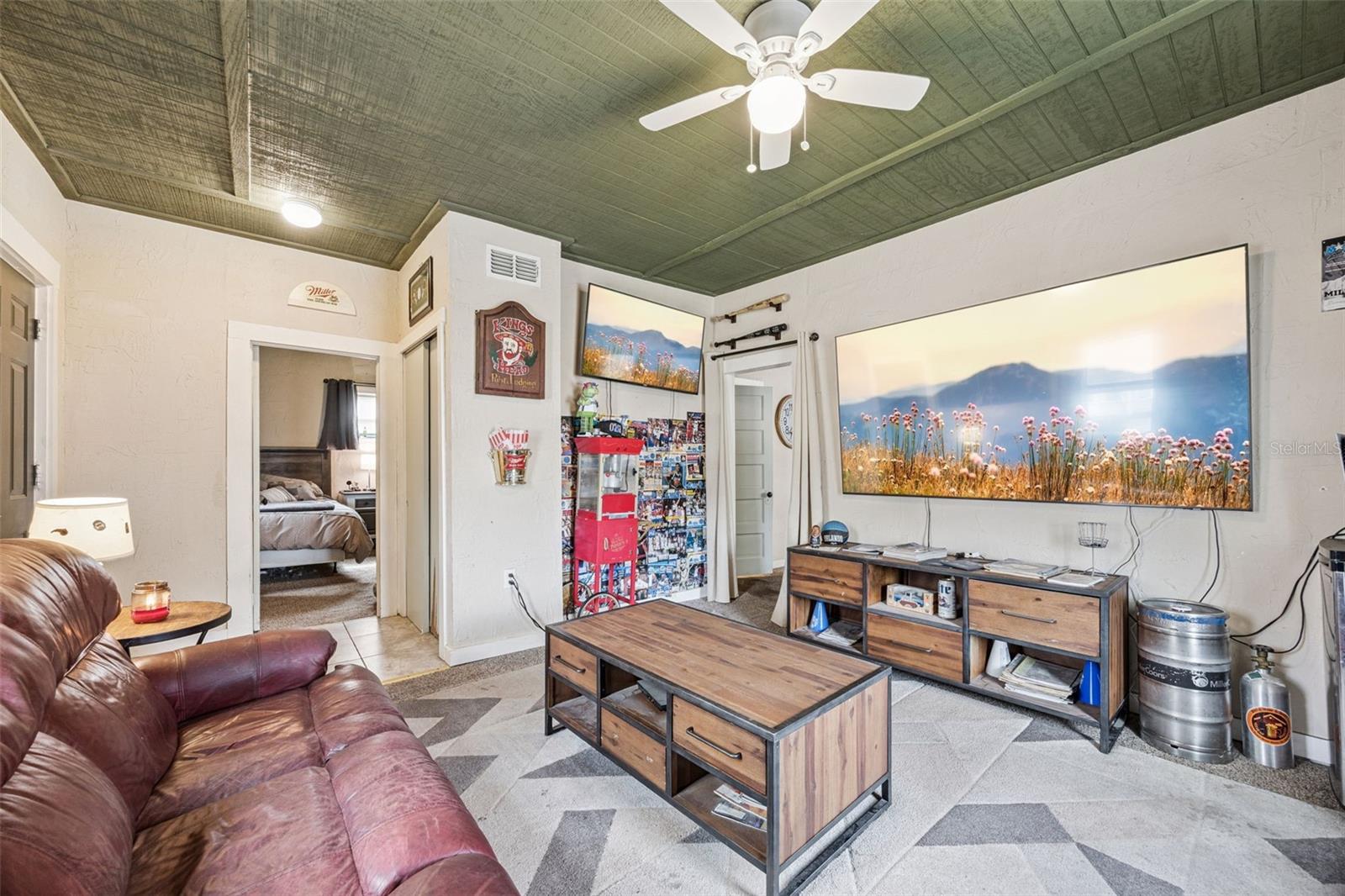 Image 5 of 49 For 116-118 Beaumont Avenue