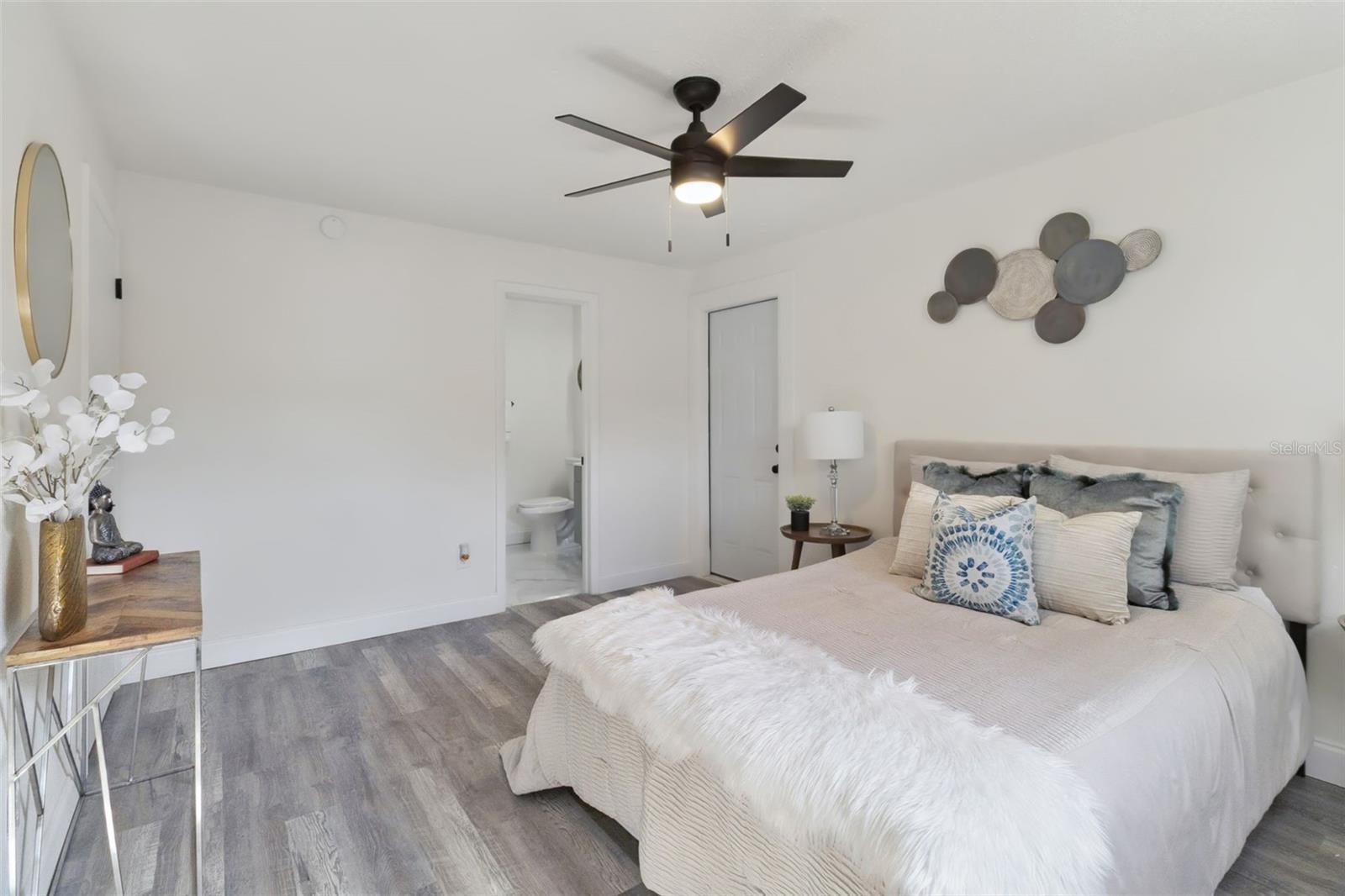 Image 12 of 23 For 1430 James Avenue