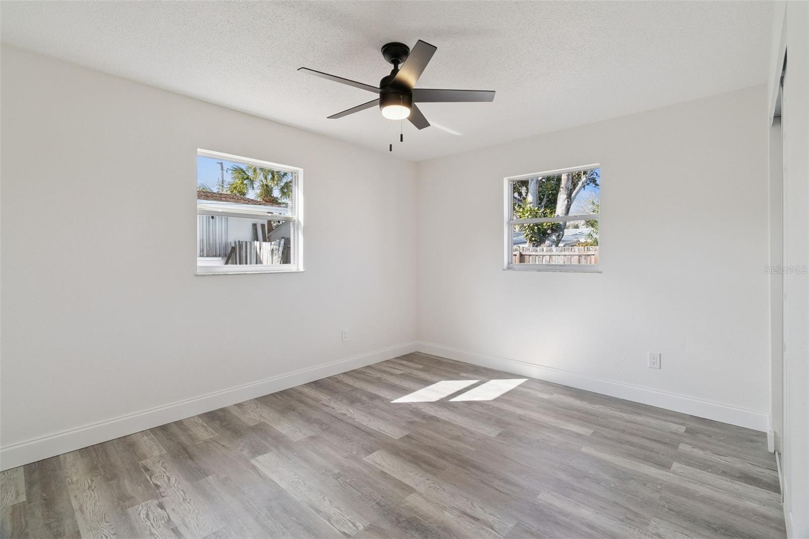 Image 13 of 23 For 1430 James Avenue