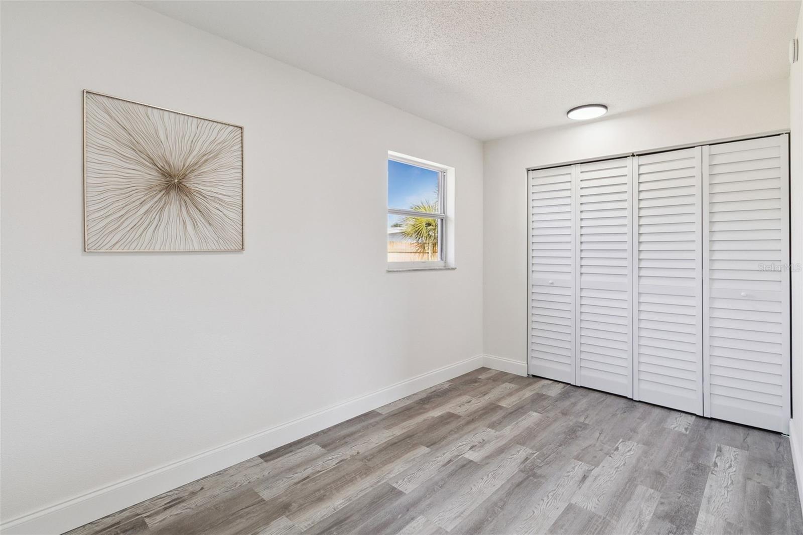 Image 17 of 23 For 1430 James Avenue