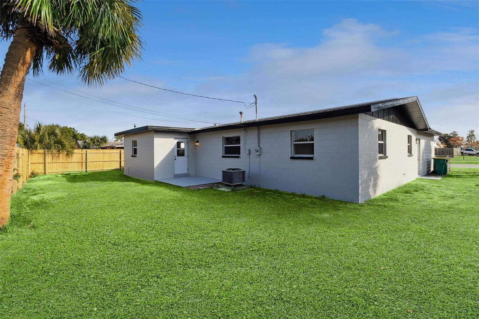 Image 20 of 23 For 1430 James Avenue