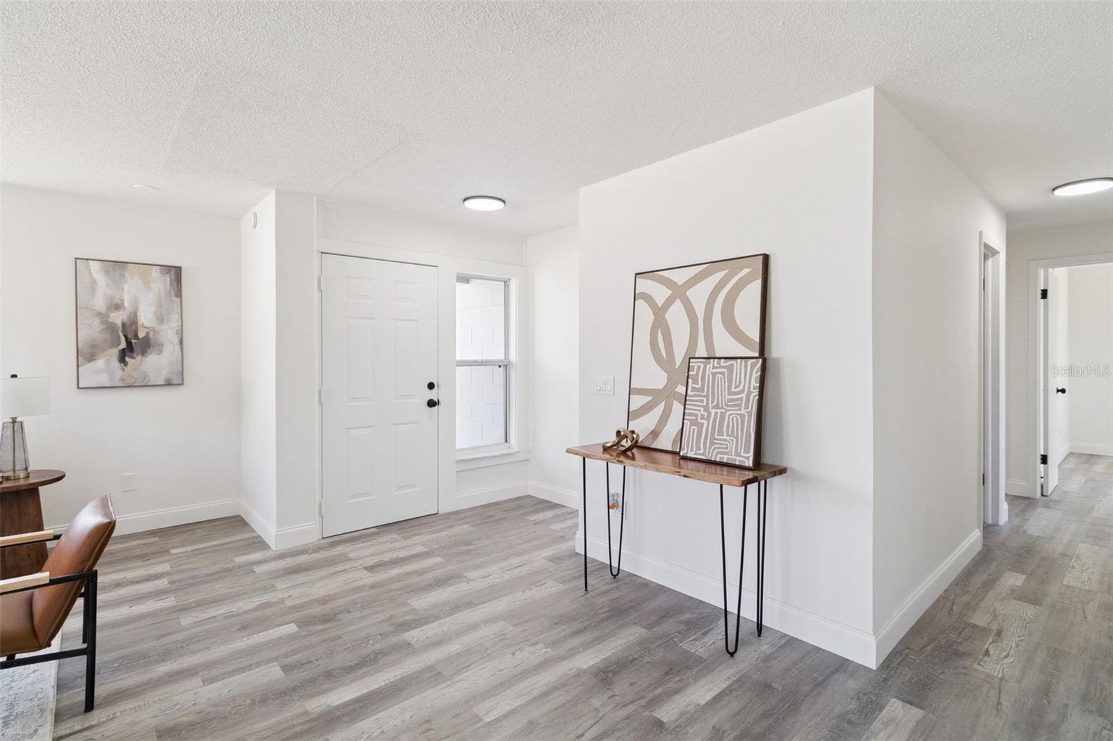 Image 3 of 23 For 1430 James Avenue