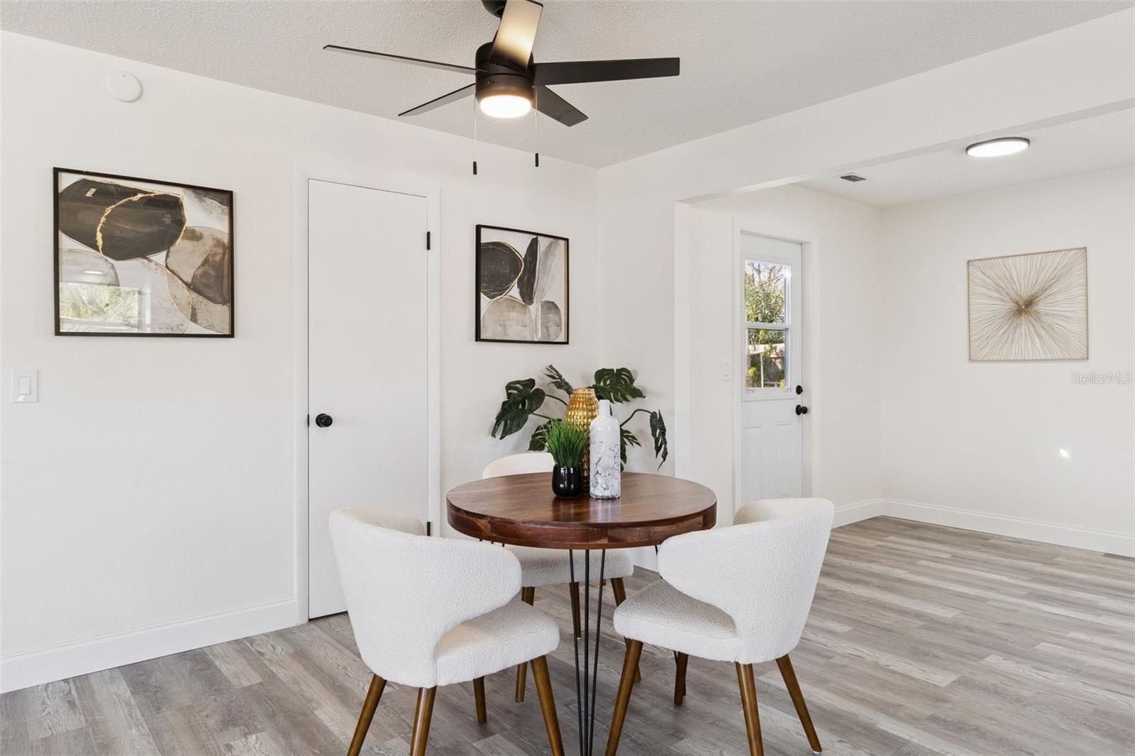 Image 7 of 23 For 1430 James Avenue