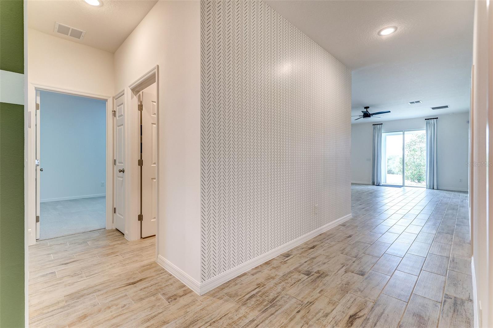 Image 14 of 72 For 3090 Suraj Circle