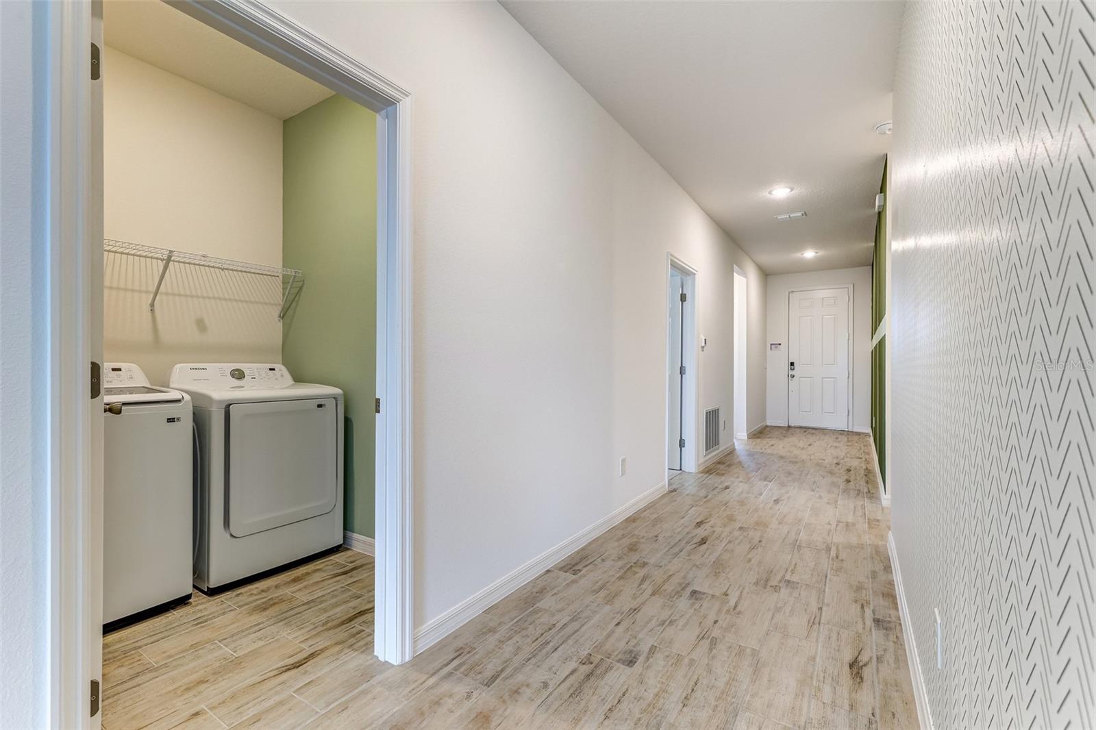 Image 24 of 72 For 3090 Suraj Circle