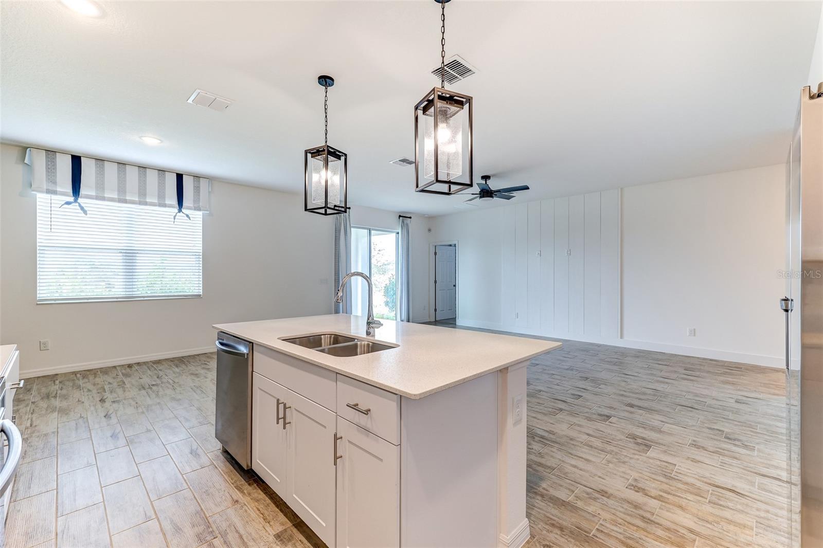 Image 33 of 72 For 3090 Suraj Circle