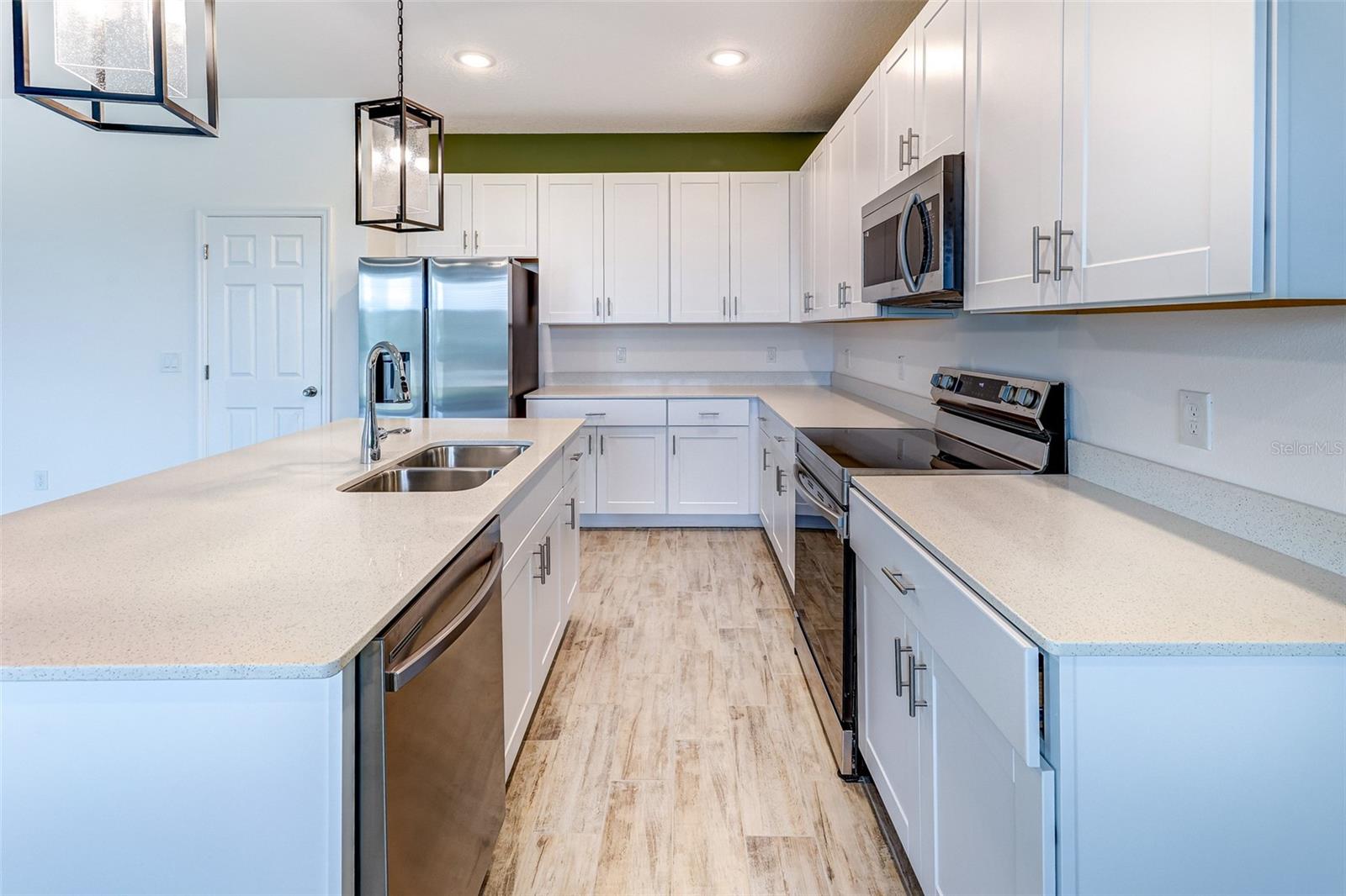 Image 34 of 72 For 3090 Suraj Circle