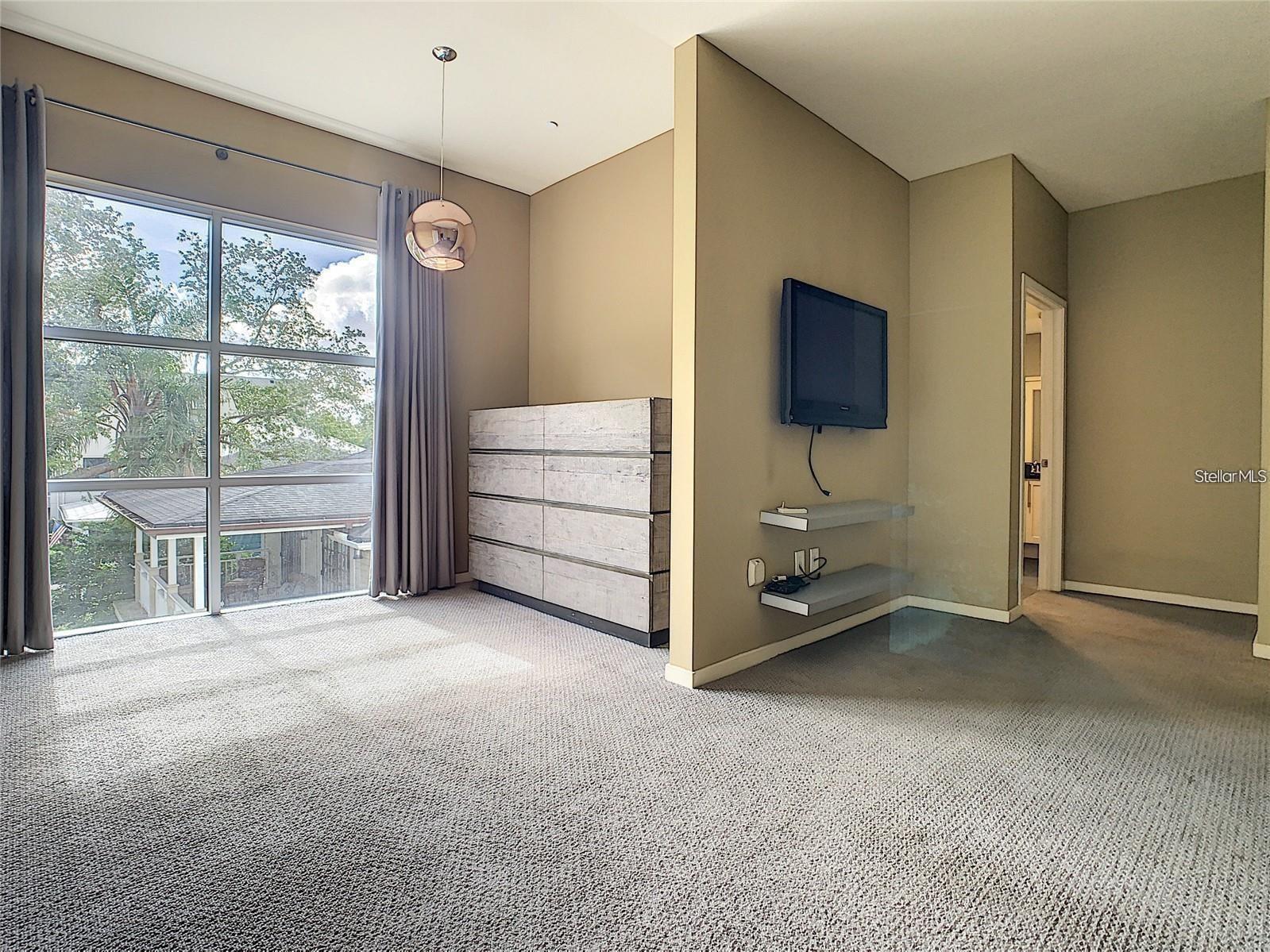 Image 12 of 30 For 1 Eola Drive 11