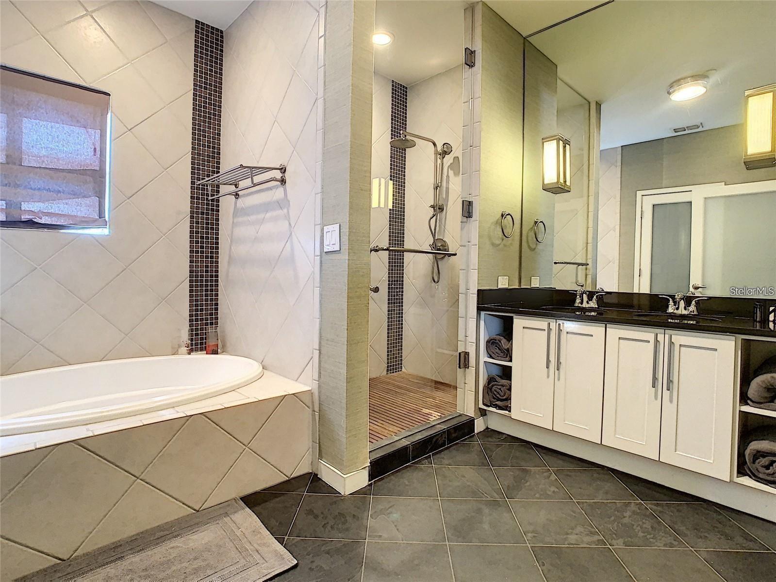 Image 19 of 30 For 1 Eola Drive 11