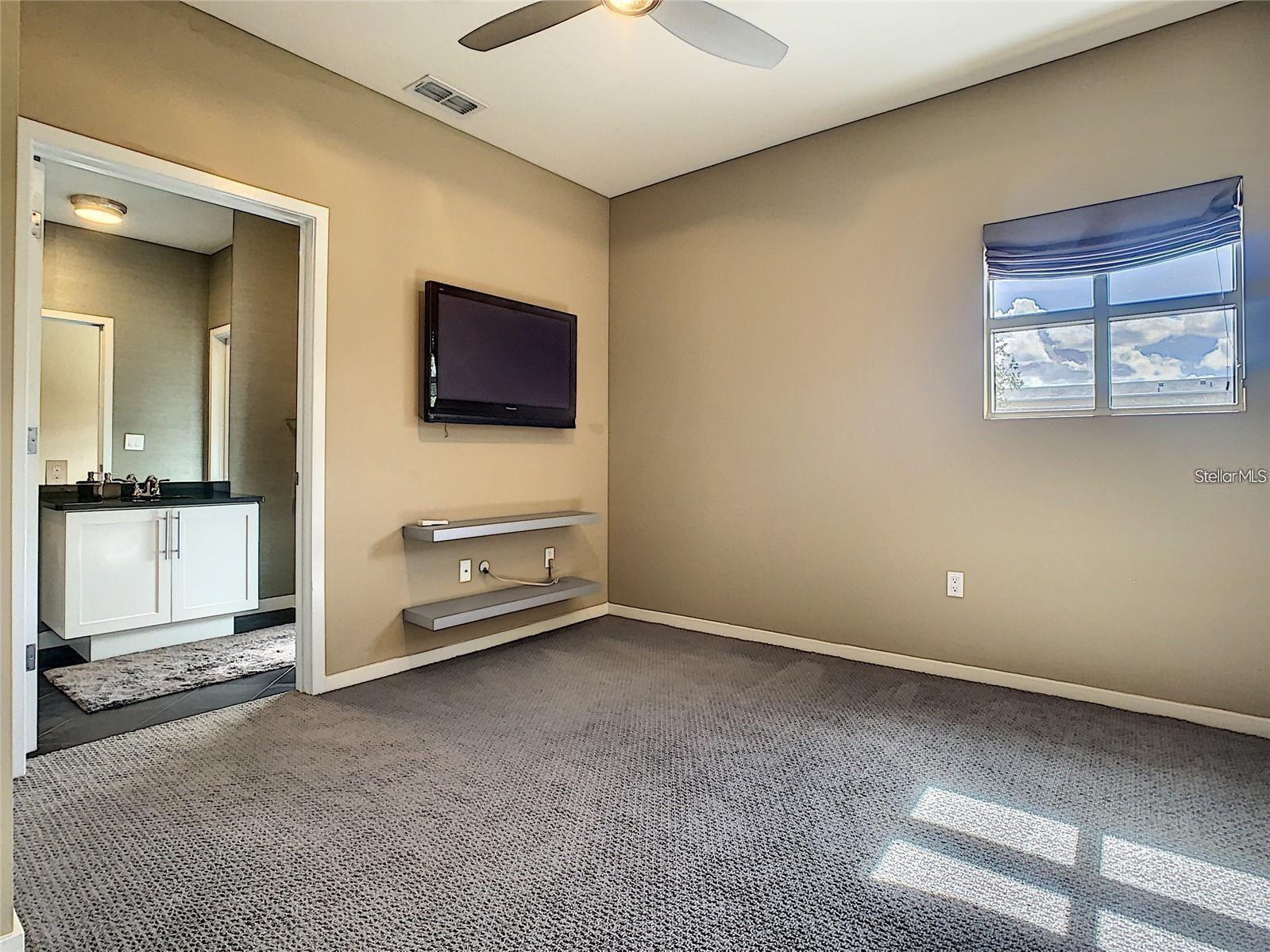 Image 24 of 30 For 1 Eola Drive 11