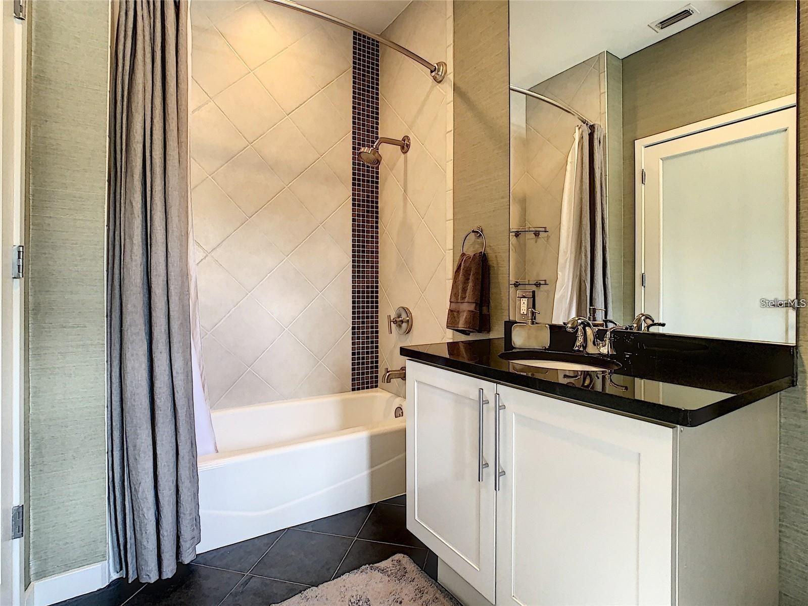 Image 25 of 30 For 1 Eola Drive 11