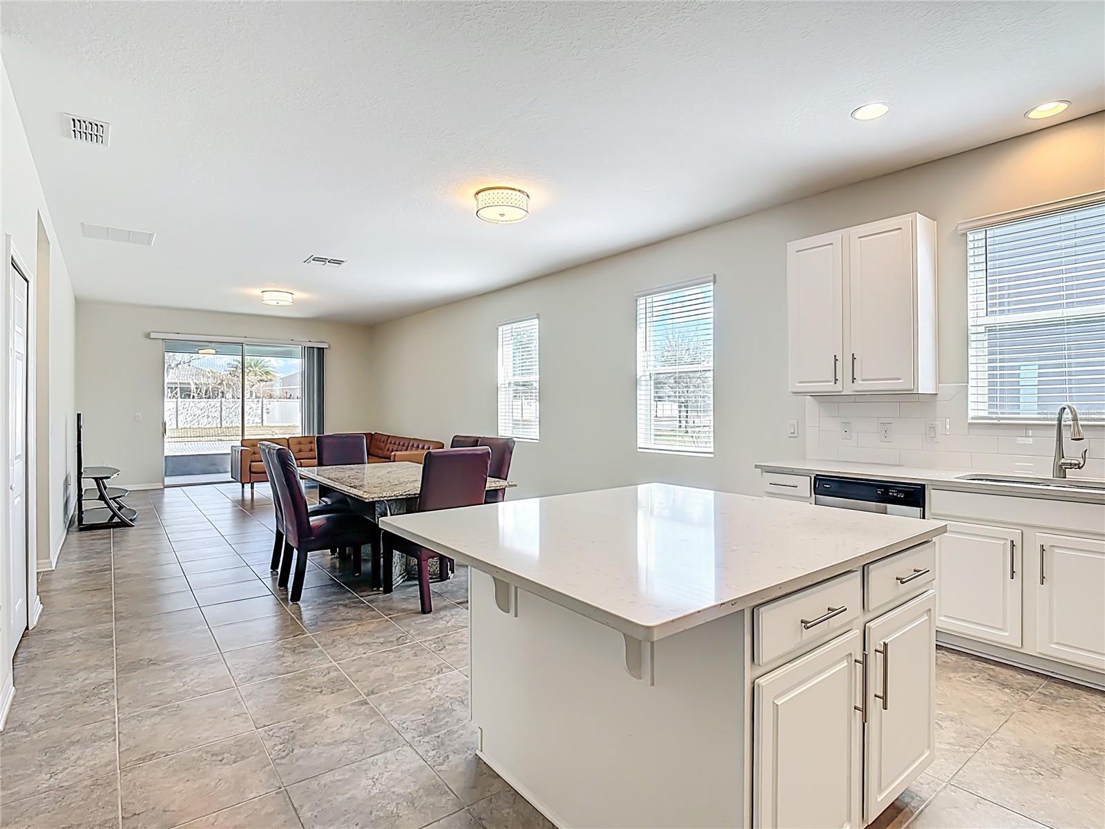 Image 12 of 39 For 1813 Castleton Dr