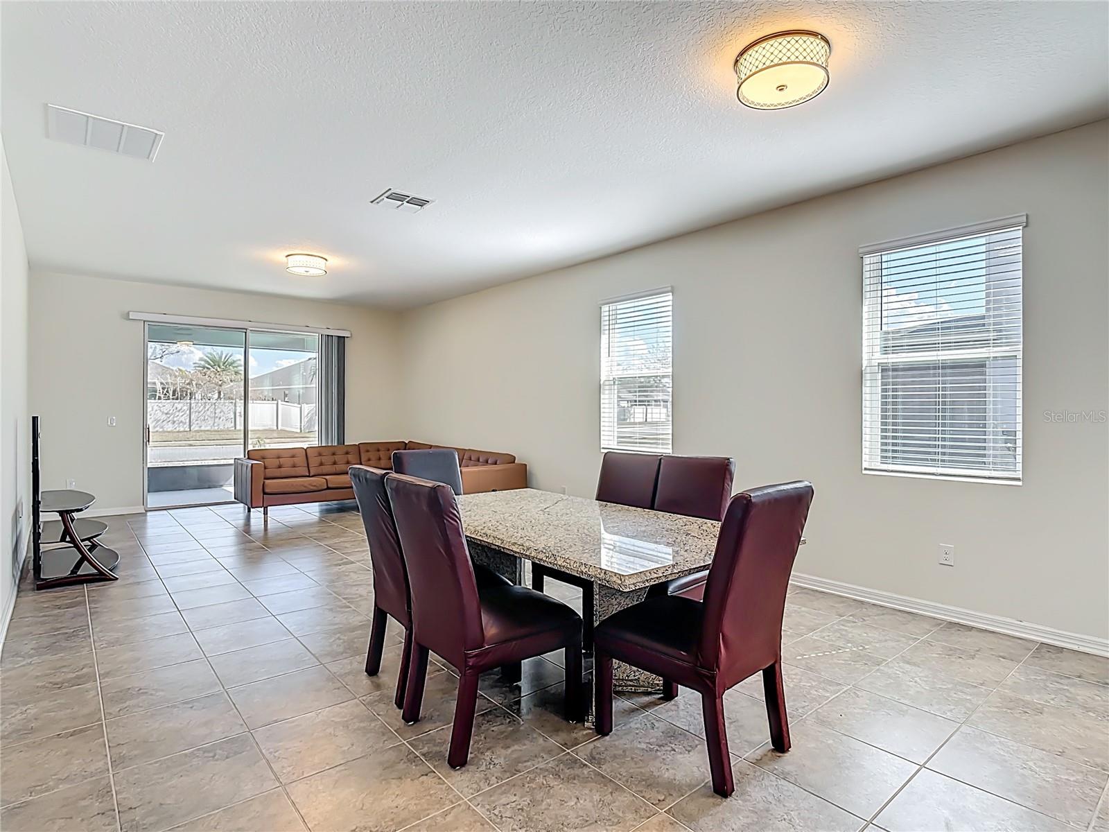 Image 13 of 39 For 1813 Castleton Dr