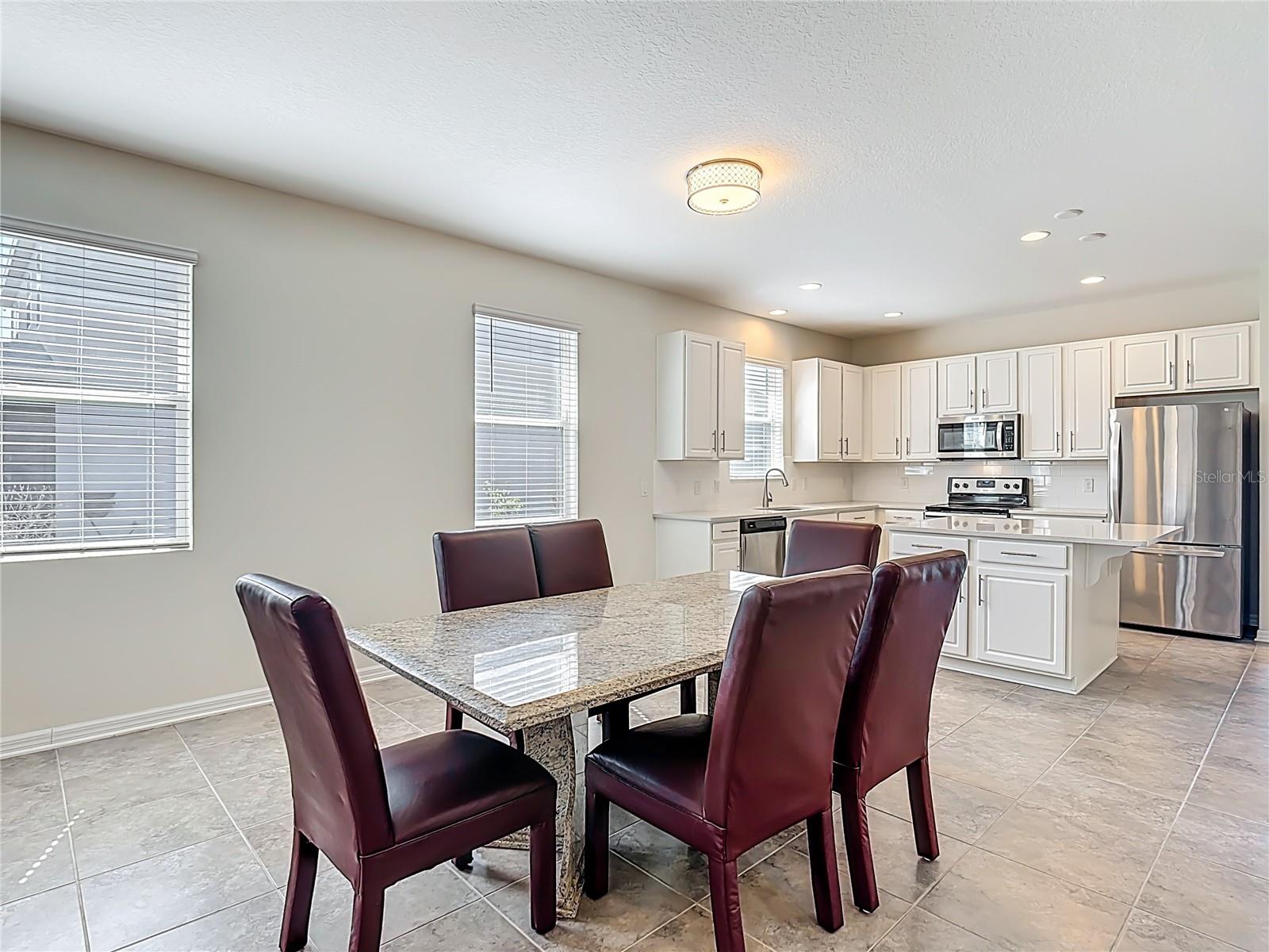 Image 14 of 39 For 1813 Castleton Dr