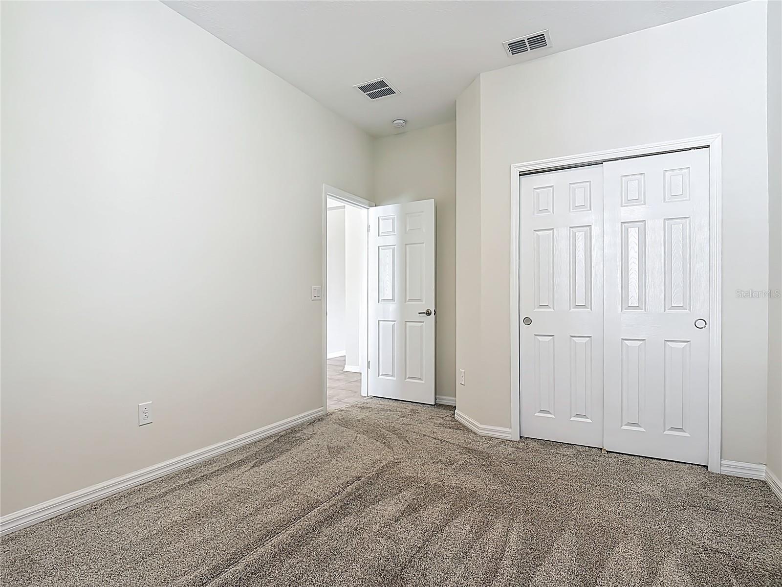 Image 21 of 39 For 1813 Castleton Dr