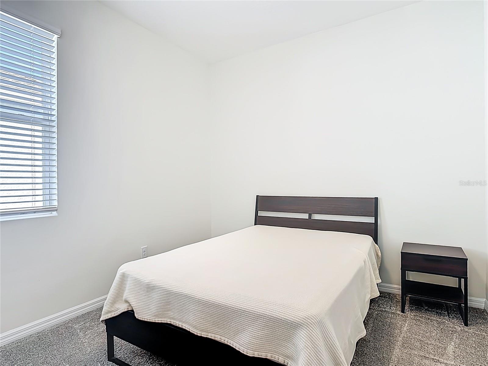 Image 22 of 39 For 1813 Castleton Dr