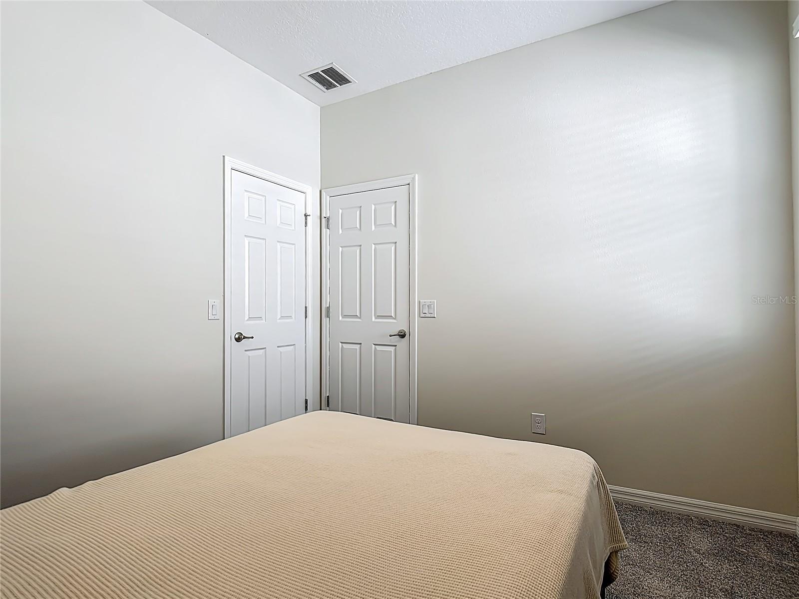 Image 23 of 39 For 1813 Castleton Dr