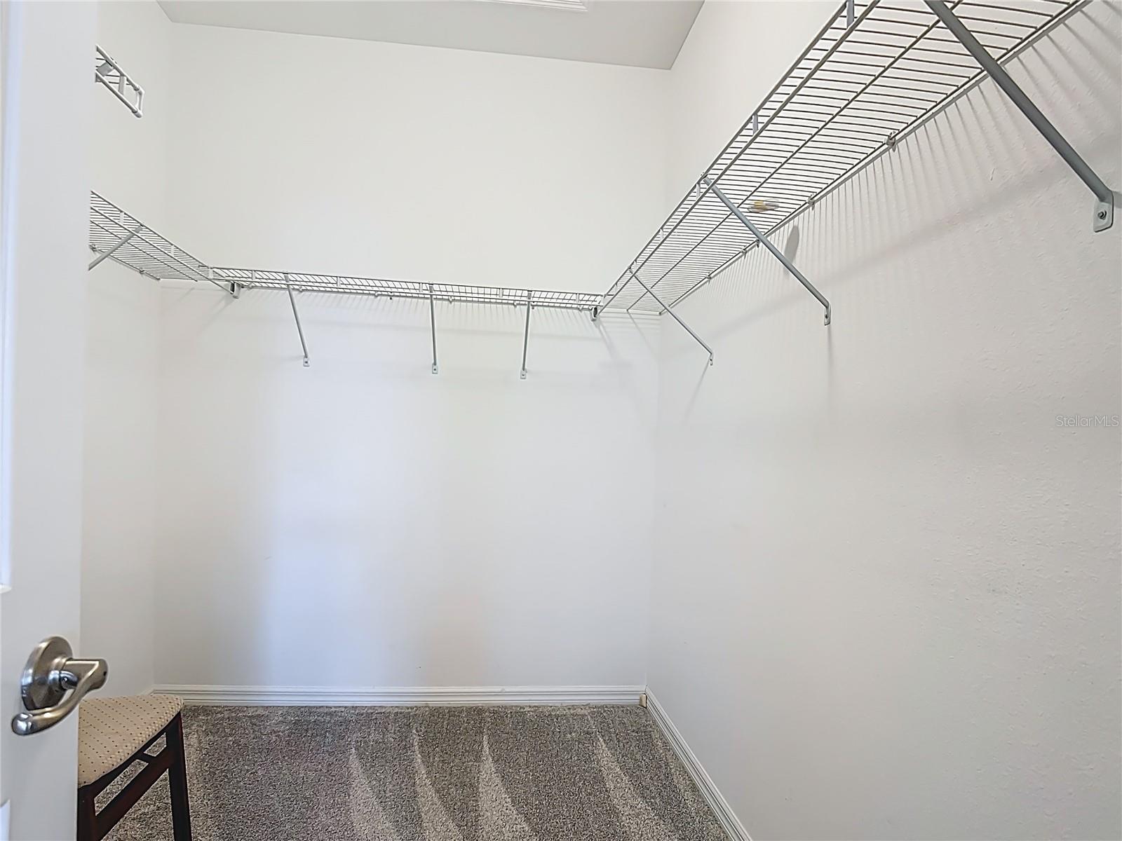 Image 24 of 39 For 1813 Castleton Dr