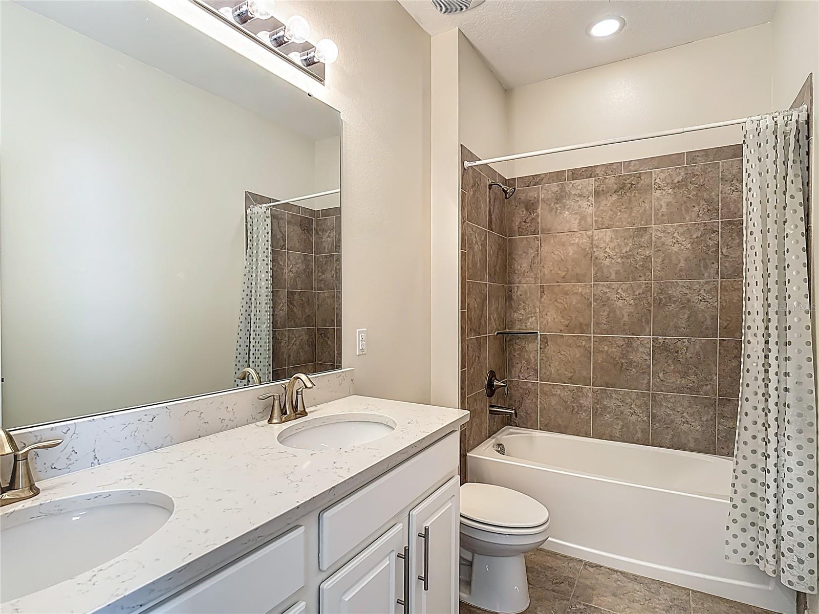 Image 25 of 39 For 1813 Castleton Dr