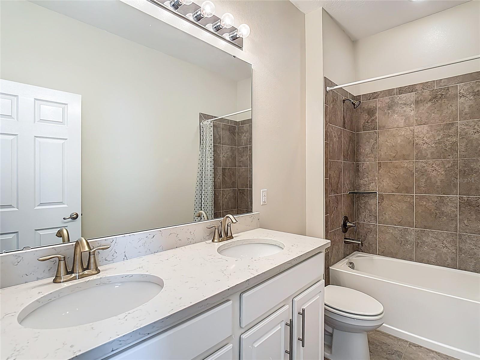 Image 26 of 39 For 1813 Castleton Dr