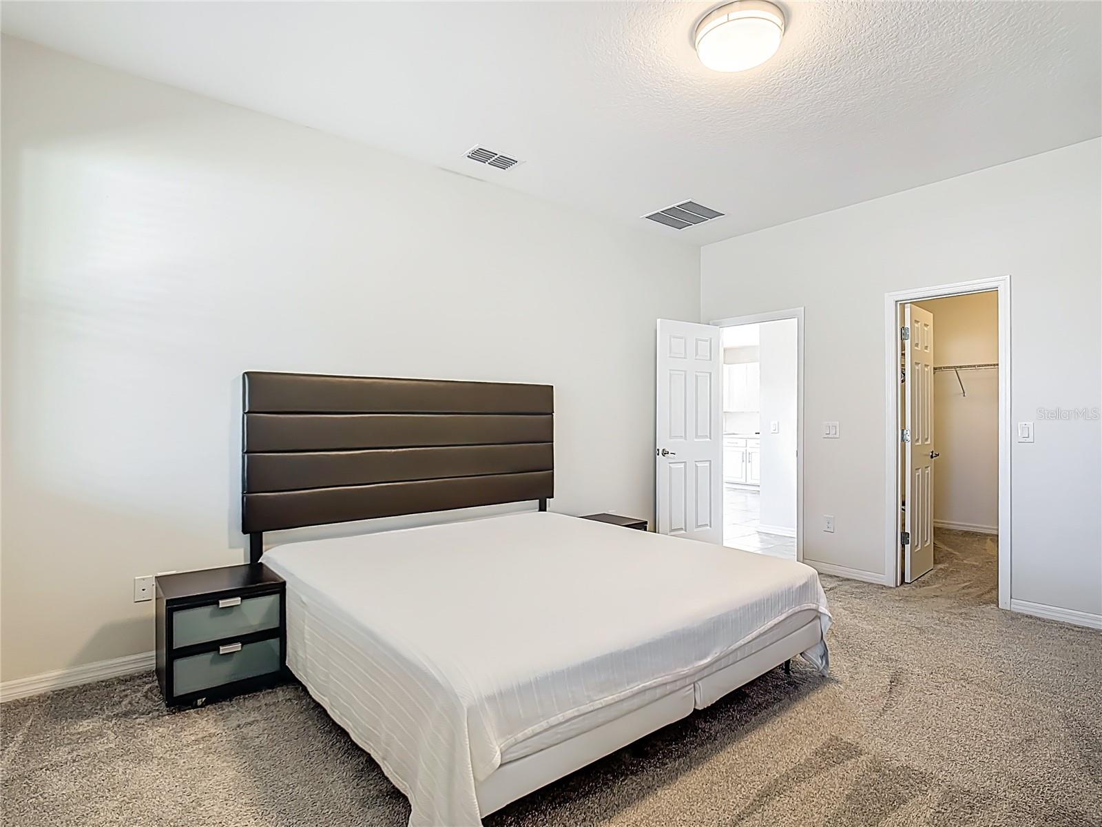 Image 28 of 39 For 1813 Castleton Dr