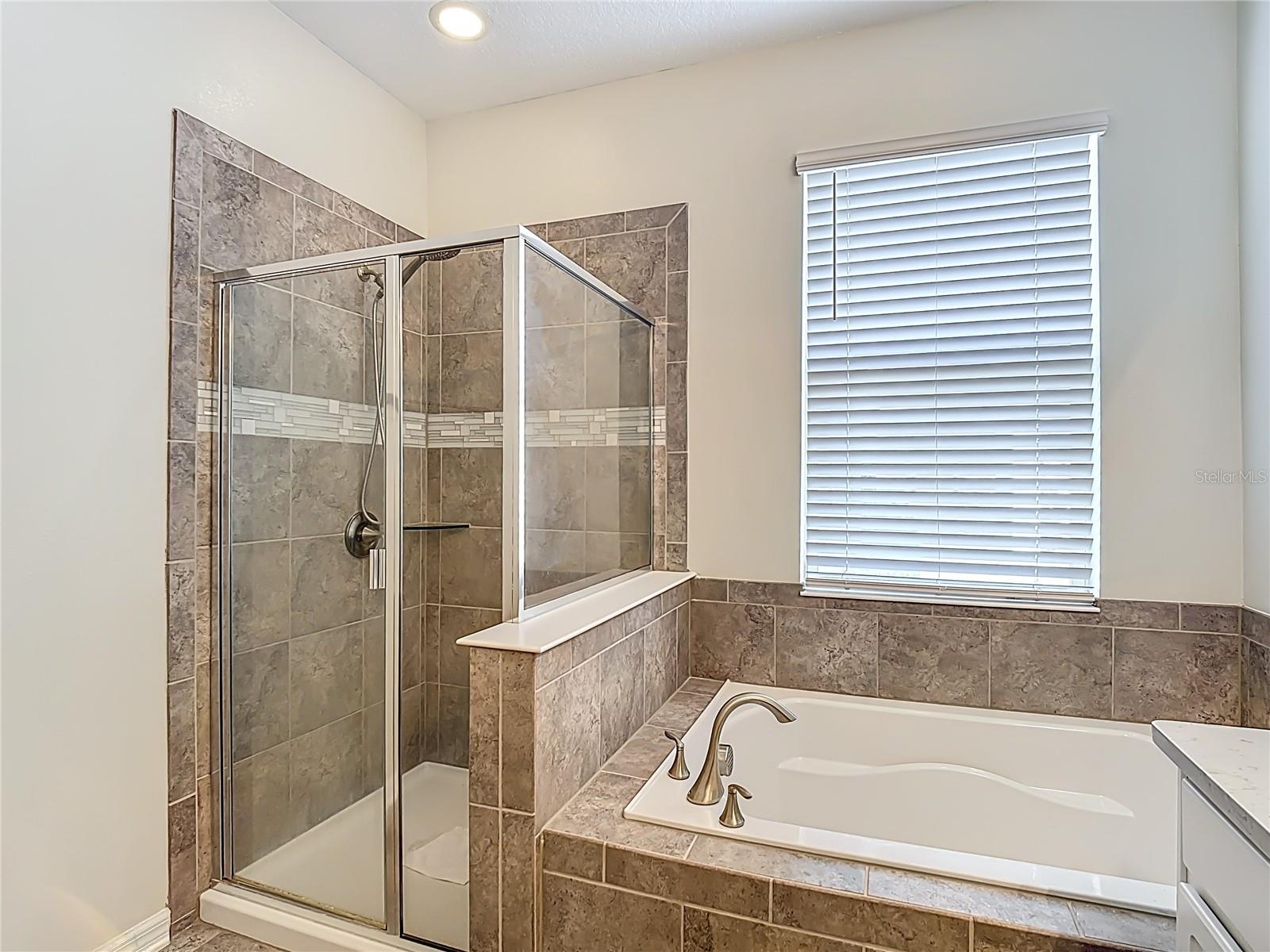 Image 30 of 39 For 1813 Castleton Dr