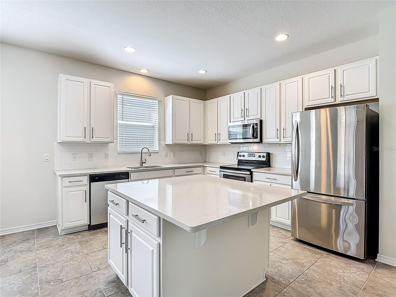 Image 8 of 39 For 1813 Castleton Dr