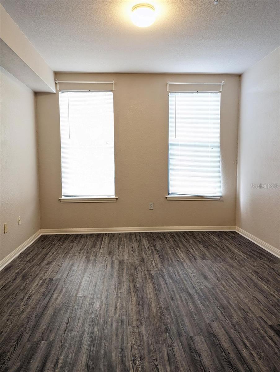 Image 14 of 20 For 911 Orange Avenue 427