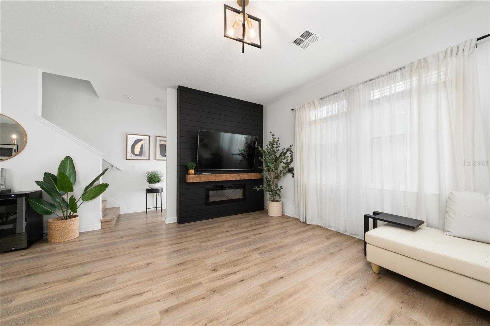 Image 12 of 43 For 3040 Park Vale Road