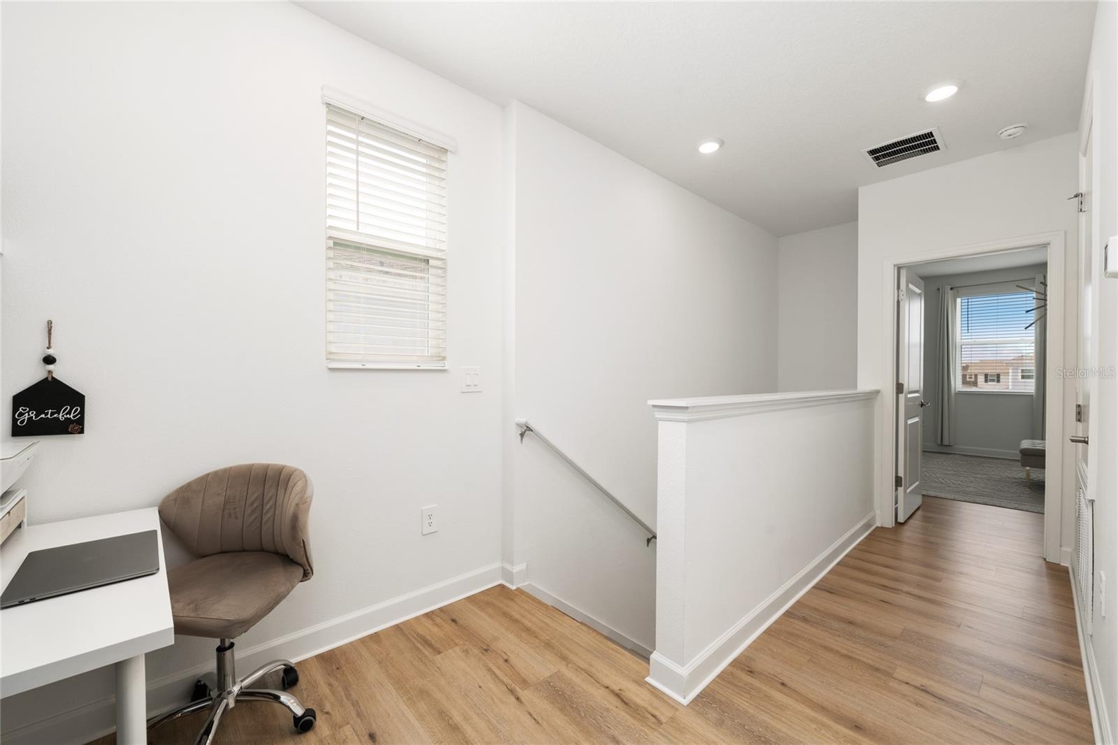 Image 14 of 43 For 3040 Park Vale Road