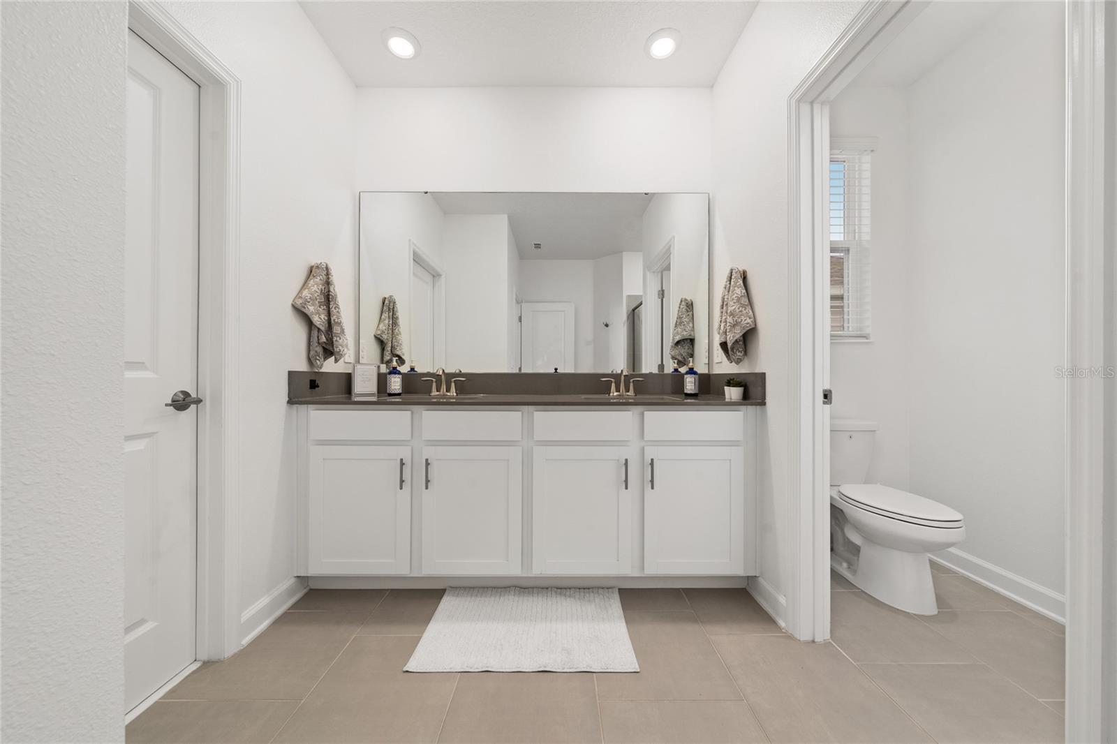 Image 19 of 43 For 3040 Park Vale Road